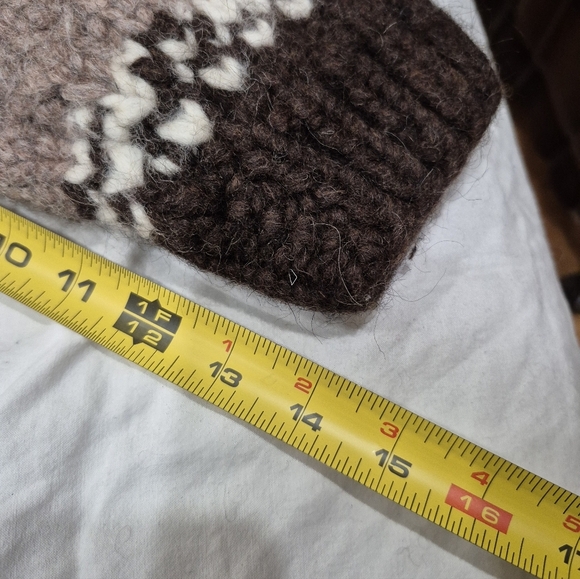 Vintage Cowichan Cardigan Sweater Thick Warm Wool - Picture 14 of 17